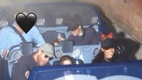 Pangeran Harry, Meghan Markle, Pangeran Archie dan Putri Lilibet berkunjung ke Disneyland California, AS, pada Jumat (6/6/2025). Mereka memanfaatkan momen kebersamaan dengan menjelajahi taman hiburan terpopuler dunia itu. Foto: Instagram/@meghan
