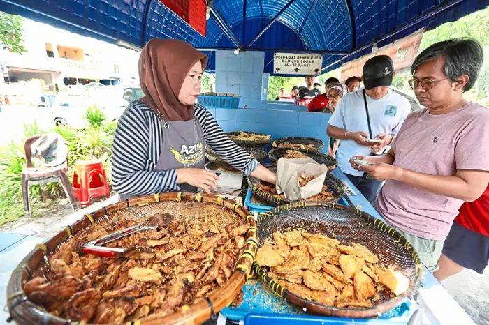 kisah penjual pisang goreng yang sukses selama 3 dekade