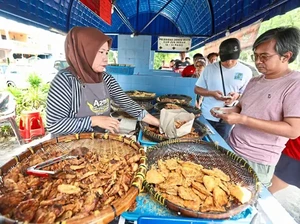 Hebat! Bisnis Pisang Goreng Milik Kakek Ini Bertahan 3 Dekade