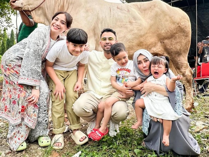Raffi Ahmad Raffi Ahmad dan keluarga