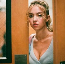 Sydney Sweeney Jawab Rumor Jadi Bond Girl Sydney Sweeney Jawab Rumor Jadi Bond Girl