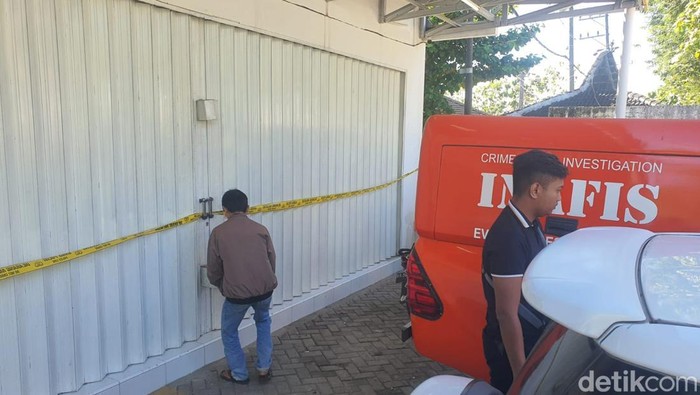 Toko di Jalan Semanu-Wonosari, Sambirejo, Semanu, Gunungkidul yang menjadi sasaran pencurian dengan kekerasan, Sabtu (7/6/2025).