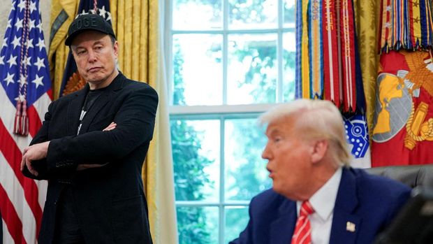  Presiden AS Donald Trump dan Elon Musk menghadiri konferensi pers di Ruang Oval Gedung Putih di Washington, D.C., AS, 30 Mei 2025.REUTERS/Nathan Howard/File Photo