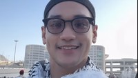 Semuanya berjalan lancar. Ini adalah pengalaman sekali seumur hidup dan saya sangat bersyukur bisa menjadi salah satu tamu Allah pada tahun ini. Haji adalah perjalanan batin, di mana hanya Anda dan penciptamu, ini adalah pengingat yang sangat kuat, tapi merendahkan hati bahwa kamu tidak pernah benar-benar sendirian selama Tuhan bersama kamu. Terima kasih atas doanya semuanya, ungkap syukur Afgan dalam bahasa Inggris. Foto: dok. Instagram Afgan