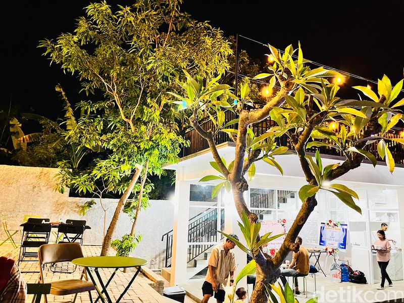 D'Art Cafe & Galeri terletak di Jalan Lingkar Luar No.40, Sikumana, Kecamatan Maulafa, Kota Kupang, NTT. (Anastasya Evlynda Berek)