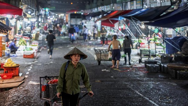 Detak Ekonomi Pasar Grosir Legendaris Hanoi