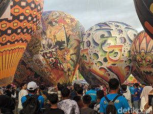 Potret Kemeriahan Festival Balon Udara di Tulungagung