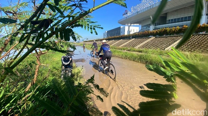 Jalan rusak di Bandung