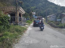 Wisatawan Keluhkan Jalan ke Sidebuk-debuk Karo Rusak, Padahal Bayar Retribusi