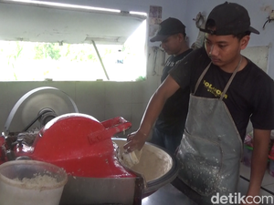 Jasa Penggilingan Daging di Lumajang Panen Cuan Saat Idul Adha