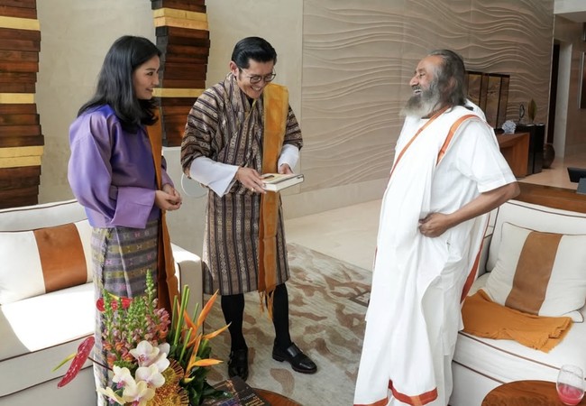 Sejak menikah dengan Raja Jigme Khesar Namgyel Wangchuck pada tahun 2011, Jetsun Pema menjadi ratu termuda di dunia dan dikenal dengan pendekatannya yang modern terhadap monarki. Foto: dok. Instagram @queenjetsunpema