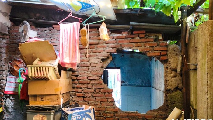 Kebakaran rumah kos di Jalan Lamongan, Surabaya.