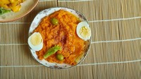Kalau ini namanya Houria yang dapat rating 4,4 juga. Salad asal Tunisia ini dibuat dengan wortel, harissa, bawang putih, cuka, minyak zaitun, dan garam. Untuk wortelnya berupa puree dan direbus. Foto: TasteAtlas