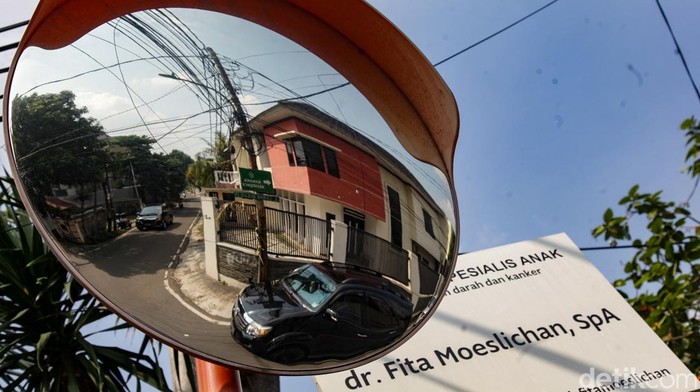 Lokasi Begal Payudara yang Viral di Lebak Bulus Berdasarkan pantauan hari Minggu (8/6/2025), Jalan Lebak Bulus IV yang berada di Jakarta Selatan relatif lengang. Sesekali, ada kendaraan yang melintas.