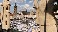 Kegiatan ini untuk menandai ulang tahun berdirinya kota tersebut pada tahun 1265 oleh Raja Bohemia Ottokar II. Foto: REUTERS/Eva Korinkova