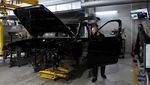 Mengintip Dapur Produksi Rolls-Royce di Goodwood Inggris