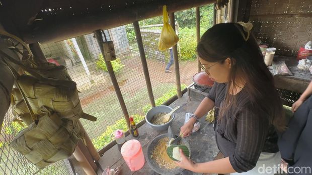 Menikmati kuliner pedesaan di Pondok Umapadi, Bangli, Bali.