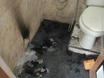 6 Fakta Pria Surabaya Coba Bunuh Diri Bakar Arang di Kamar Mandi