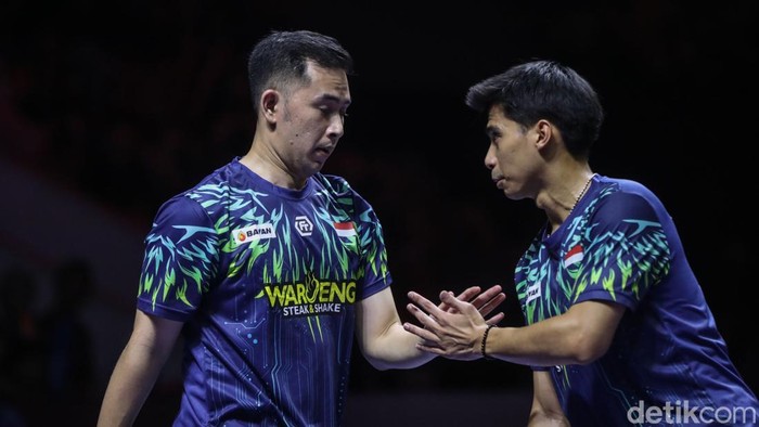 Sabar/Reza dan Man/Tee terlibat duel ketat di semifinal Indonesia Open yang digelar di Istora Senayan, Jakarta, Sabtu (7/6/2025) malam WIB.