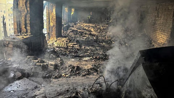 Potret Gedung di Ukraina Hangus Terkena Serangan Drone Rusia