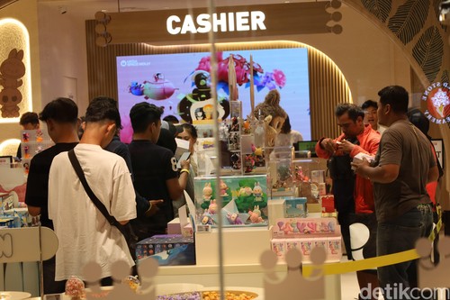 Suasana Pop Mart boneka Labubu di Mall Beachwalk, Kuta, Badung, Sabtu (7/6/2025). (Aryo Mahendro/detikBali)