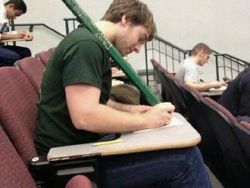 Ada Saja Kelakuan Konyol orang-orang di Internet, Cek Deh