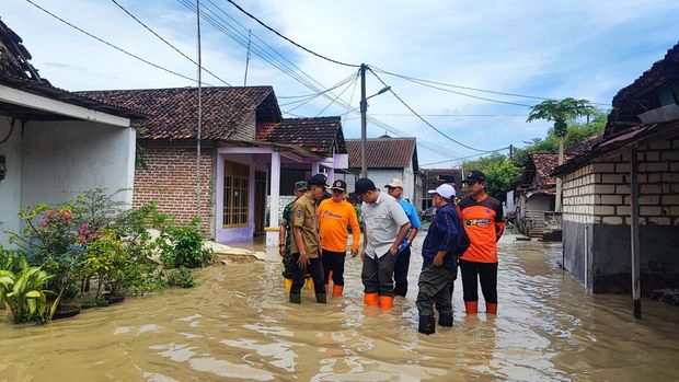Banjir luapan sungai melanda 6 desa di Mojokerto.