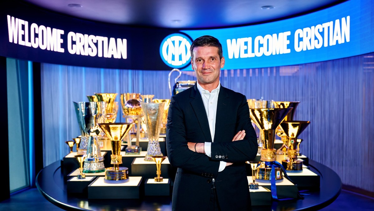 Cristian Chivu resmi menjadi pelatih Inter Milan. Foto: Twitter.com/Inter