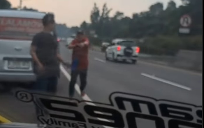 Driver Lalamove diduga todongkan pistol ke pemobil.