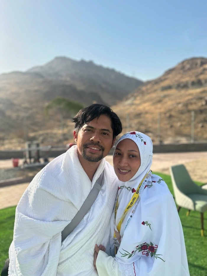 Gusti Hendy jalani ibadah haji bareng istri.