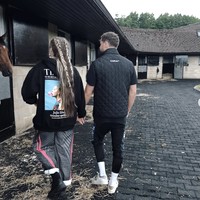 JoJo Siwa menjadi sorotan publik setelah kedekatannya dengan Chris Hughes, bintang reality show asal Inggris, semakin terlihat romantis. Keduanya tampak menikmati liburan staycation di kawasan pedesaan Cotswolds, Inggris, usai tampil bersama di acara Celebrity Big Brother UK. Foto: dok. Instagram @itsjojosiwa