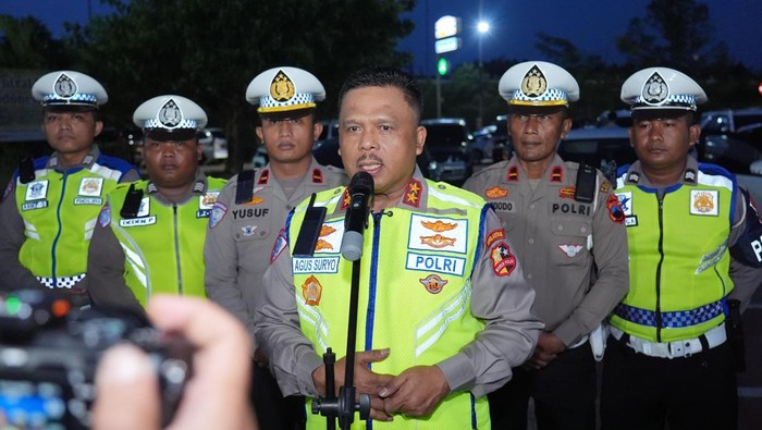 Kakorlantas Polri Irjen Agus Suryonugroho di Rest Area Km 260 Brebes (dok Korlantas Polri)