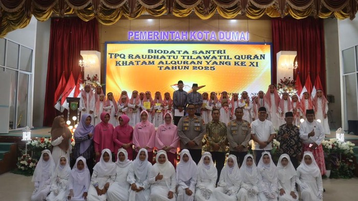 Kapolres Dumai AKBP Hardi Dinata menyampaikan rasa bangganya karena TPQ binaan polisi melahirkan santri hafiz Quran.