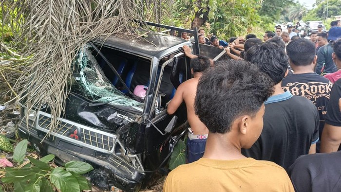 Kecelakaan di Lubuklinggau antara mobil dan motor sebabkan dua orang tewas