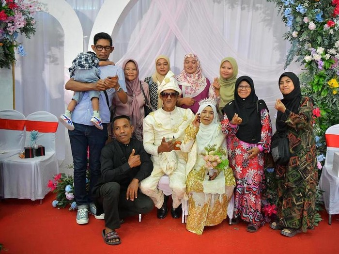Pernikahan Rapeah Sani dan Mohd Shaiful Nizam Yeop Mat Isa.