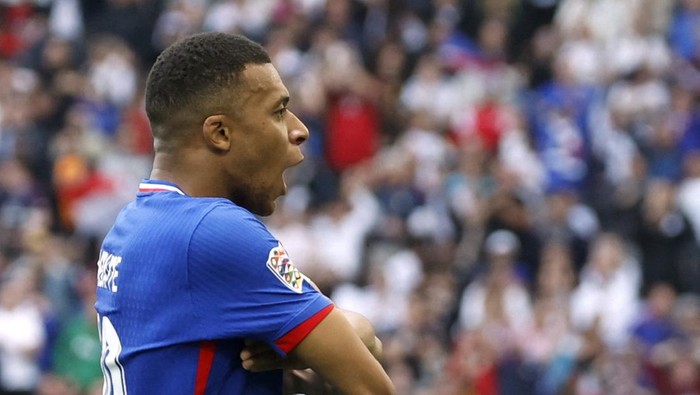 Soccer Football - Nations League - Third Place Play Off Match - Germany v France - MHPArena, Stuttgart, Germany - June 8, 2025 Frances Kylian Mbappe celebrates scoring their first goal REUTERS/Heiko Becker