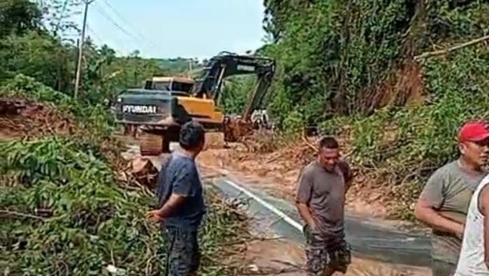 Longsor di Desa Potanga, Kecamatan Botumoito, Kabupaten Boalemo.