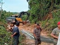 Longsor Terjang Jalan Trans Sulawesi di Boalemo, Akses Lalu Lintas Lumpuh