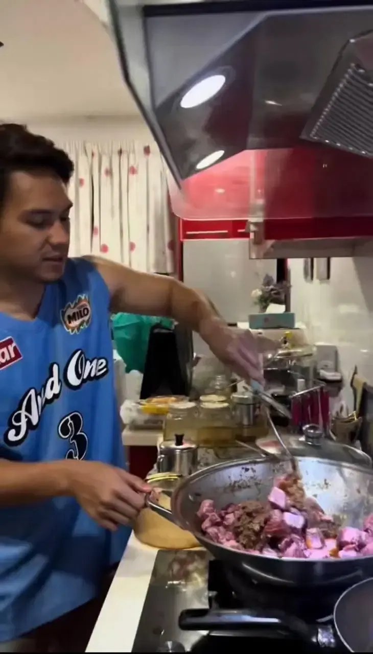 Mewah! Influencer Pakai Wagyu Rp 15,4 Juta Buat Bikin Rendang Idul Adha