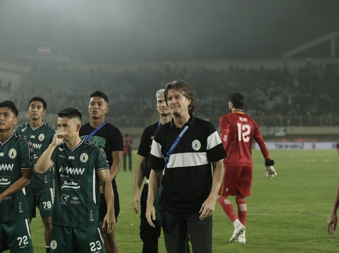 Pelatih PSS Sleman, Pieter Huistra. Foto diunggah Senin (9/6/2025).