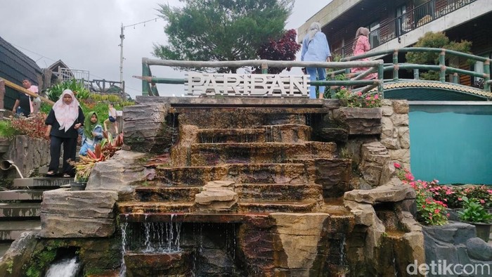 Pemandian air panas Pariban Hotspring