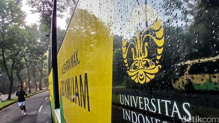 Kampus UI rupanya jadi spot favorit lari yang terletak di pinggir Jakarta. Banyaknya pohon rimbun menjadi alasannya.