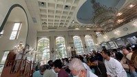 Mahasiswa kandidat PhD National Sun Yat-sen University, Rizal M Suhardi menilai Taiwan sangat muslim friendly dan memiliki toleransi tinggi. Ia menyebut informasi hari raya di Taiwan biasanya mengikuti arahan dari Taipei Grand Mosque, salah satu masjid terbesar dan tertua di Taiwan. Ada juga organisasi seperti PCI-NU Taiwan dan PCI-Muhammadiyah Taiwan yang aktif memberi informasi karena banyak mahasiswa dan pekerja Indonesia di sini yang berjumlah lebih dari 313.000 orang. Foto: Rizal M. Suhardi/PPI Dunia