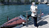 Di Instagramnya, Syahrini membagikan foto-fotonya saat menikmati keindahan wisata Paris, terutama Sungai Seine yang ikonik.