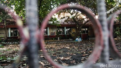 Miris, Kondisi Gedung SDN Pocin Terbengkalai dan Tak Terawat
