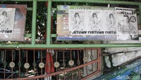 Sementara, gedung lama SDN Pocin 1 sudah terbengkalai saat ini.