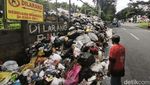 Tumpukan Sampah yang Mengganggu di Jalan Gunung Batu Bandung