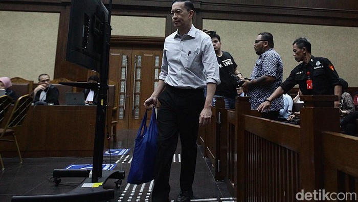 11 Saksi Dihadirkan untuk Sidang Lanjutan Tom Lembong Terdakwa kasus dugaan korupsi impor gula Thomas Trikasih Lembong atau Tom Lembong menjalani sidang lanjutan di Pengadilan Tipikor, Jakarta, Selasa (10/6/2025).
