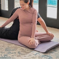 Aaliyah sendiri tampil natural tanpa pulasan makeup. Meski demikian kulitnya tetap terlihat mulus dan glowing. Foto: Instagram/@jamilatus.sadiyah