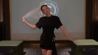 Alyssa Daguise kece dengan mini dress hitam lengan pendek. Semakin anggun dengan stiletto heels hitam Dior. Foto: dok. Instagram Story Alyssa Daguise